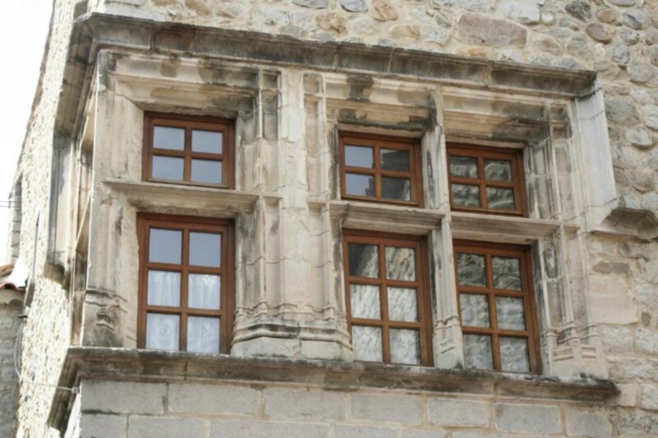 Maison Du Baron - Centre Historique De Ruoms Dış mekan fotoğraf