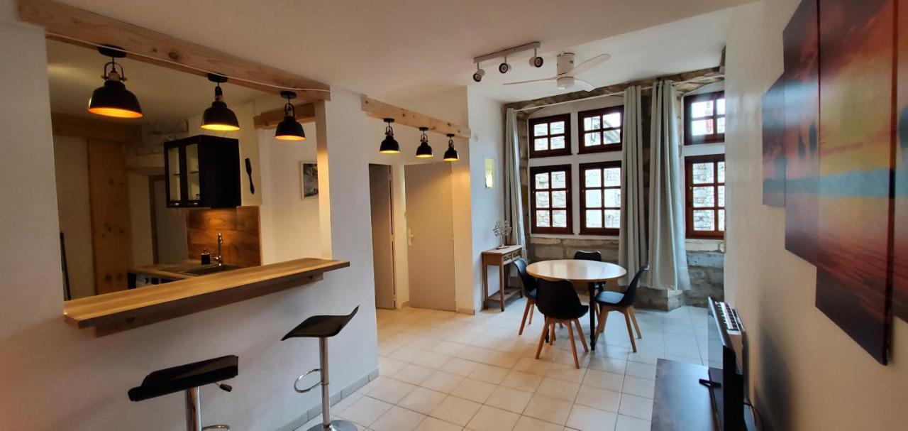 Maison Du Baron - Centre Historique De Ruoms Dış mekan fotoğraf